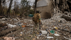 «Γη αντί ειρήνης»: Μοντέλο Κοσόβου για τον τερματισμό του πολέμου στην Ουκρανία προτείνει ο ναύαρχος Τζέιμς Σταυρίδης - Ο ρόλος του ΝΑΤΟ, οι ενστάσεις της Ρωσίας