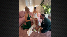 Η Ιωάννα Τούνη πάντρεψε την κολλητή της: Οι προετοιμασίες, τα νταούλια και τα 100ευρα για τα παπούτσια της νύφης - Δείτε βίντεο