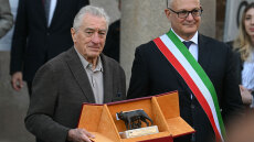 «Ξεσπάθωσε» ο Ντε Νίρο κατά του Τραμπ: Με την εκλογή του Μαμντάνι ήρθε η ώρα να πάρουμε πίσω τη χώρα μας, να απελευθερωθούμε από αυτόν τον πρόεδρο