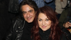 Διονύσης Σχοινάς: Η έκπληξη στην Καίτη Γαρμπή για την ονομαστική της γιορτή - «Μία καρδιά από ατόφιο χρυσάφι», έγραψε η τραγουδίστρια