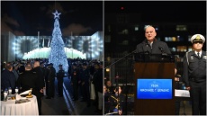 Ο Δένδιας φωταγώγησε το χριστουγεννιάτικο δέντρο στο Στρατόπεδο Παπάγου: «Είναι το δέντρο της ζωής, του φωτός και της αγάπης»  