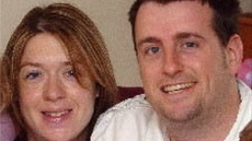 Φρίκη στη Βρετανία με «υπόθεση Πελικό»: 49χρονος νάρκωνε και βίαζε με άλλους πέντε άνδρες τη σύζυγό του επί 13 χρόνια