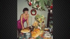 Η Κρις Τζένερ εύχεται «Καλά Χριστούγεννα» με φωτογραφίες από το παρελθόν