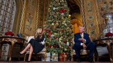 Πώς ο Τραμπ «παρακολούθησε» το ταξίδι του Άγιου Βασίλη: Τι είπε τηλεφωνικώς στα παιδιά, δείτε βίντεο 