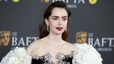 Η Λίλι Κόλινς κάνει απολογισμό για τη χρονιά που φεύγει: Το 2025 έγινα μητέρα και η ζωή μου απέκτησε νόημα