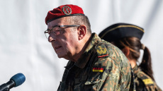 Συγκλονισμένος δηλώνει ο διοικητής του γερμανικού στρατού για τα περιστατικά βίας και εξτρεμισμού σε μονάδα αλεξιπτωτιστών