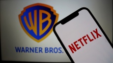 «Όλα σε μετρητά»: H Netflix ετοιμάζει στρατηγική κίνηση για να επιταχύνει τη συμφωνία 83 δισ. δολαρίων με τη Warner Bros