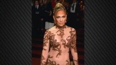 Η απάντηση για το σκηνικό με την Τζένιφερ Λόπεζ στο κόκκινο χαλί των Χρυσών Σφαιρών