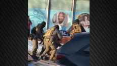 Υπαναχώρηση από σύμβουλο του Τραμπ: Πιθανές «παραβιάσεις του πρωτοκόλλου» στη δολοφονία του Πρέτι
