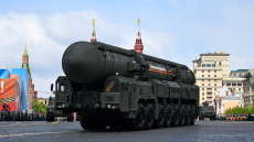 Πυρηνικά χωρίς όρια: ΗΠΑ, Ρωσία και ο πλανήτης σε αχαρτογράφητα νερά - Τραμπ και Πούτιν μπορούν πλέον να χρησιμοποιήσουν κατά βούληση το οπλοστάσιό τους