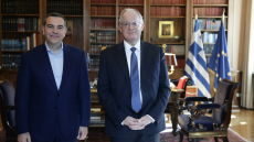 Πηγές Τσίπρα για συνάντηση με Τασούλα: Δεν μπορεί ο λύκος να φυλάει τα πρόβατα