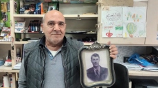 Δεν έκανε ποτέ πίσω και δεν φοβόταν, λέει ο Θρασύβουλος Μαράκης που αναγνώρισε τον παππού του στις φωτογραφίες από την εκτέλεση στην Καισαριανή