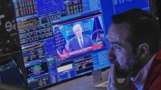 Δασμοί Τραμπ: Νέο κύμα αβεβαιότητας σε Ευρώπη και αγορές μετά το 15%, αυξάνεται η πίεση ενόψει εκλογών στις ΗΠΑ 
