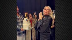 Γενέθλια στο πλατό για τη Μαρία Μπακοδήμου, η έκπληξη των συνεργατών της, δείτε βίντεο 