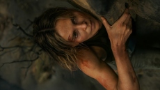 Η Σαρλίζ Θερόν έρχεται αντιμέτωπη με έναν εφιάλτη στην άγρια φύση της Αυστραλίας στο θρίλερ «Apex»