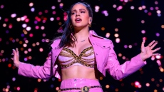 Ροσαλία: Το πρώτο μήνυμα μετά τη διακοπή συναυλίας της λόγω τροφικής δηλητηρίασης και το «ευχαριστώ» στους θαυμαστές της