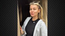 «Απορώ τι σκεφτόταν ο αρχιτέκτονας»: Στη Modern Cinderella δεν άρεσε η τουαλέτα στη σκηνή που έμεινε στην έρημο του Μαρόκου