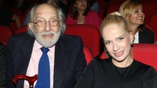 Ο Αλέξανδρος Λυκουρέζος για τη διαφορά ηλικίας με την Τζένη Οικονόμου: Είμαι 92 ετών, είναι πολύ σημαντικό να λειτουργεί η φαντασία σου