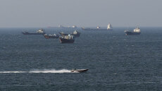 Οι ΗΠΑ πιέζουν για συμφωνία και διατηρούν τον αποκλεισμό κατά του Ιράν, διεθνείς κινήσεις για τα Στενά του Ορμούζ  