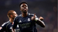 La Liga, Εσπανιόλ-Ρεάλ Μαδρίτης 0-2: Ο Βινίσιους ανέβαλε τη στέψη της Μπαρτσελόνα, δείτε τα γκολ
