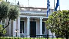 Βουβή ενόχληση στην κυβέρνηση για το δείπνο των τριών βουλευτών της ΝΔ με τον Σαμαρά