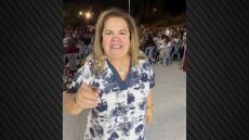 Η Έφη Θώδη τραγούδησε το «Αιγαίο» και κάλεσε την Άννα Βίσση να έρθει στο πανηγύρι της, δείτε το βίντεο
