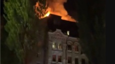 Μπαράζ ρωσικών επιθέσεων στο Κίεβο με drones και πυραύλους: Ένας νεκρός και 11 τραυματίες, δείτε βίντεο 