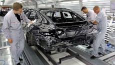 Η Porsche εξετάζει περικοπή έως και 4.000 επιπλέον θέσεων εργασίας  