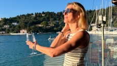Απόδραση στους Παξούς για τη Ζέτα Δούκα, δείτε εικόνες