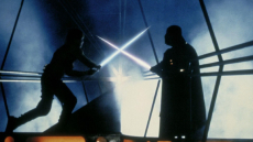 Το φωτόσπαθο του Μαρκ Χάμιλ από το «Star Wars» πωλήθηκε σε τιμή ρεκόρ σε δημοπρασία