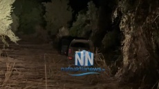 Καταδίωξη στο Αντίρριο: Οδηγός εμβόλισε περιπολικό, εγκατέλειψε το αυτοκίνητο και εξαφανίστηκε, δείτε βίντεο 
