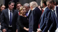 Η αδελφή του Λίντσεϊ Γκράχαμ και εκλεκτή του Τραμπ περνά σε δεύτερο γύρο για την έδρα της Γερουσίας στη Νότια Καρολίνα 