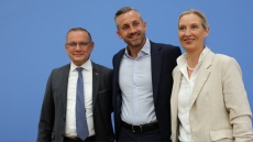 Μαζικές απελάσεις, σχολεία χωρίς Pride και «πατριωτική» τέχνη: Το όραμα του AfD για τη Γερμανία 