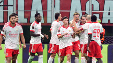 Europa League: Μεγάλο διπλό της Μπενφίκα 2-0 τη Μίλαν στο Σαν Σίρο, η Λιόν 2-1 την Άντερλεχτ, η Σάντερλαντ 1-0 την Άλκμααρ με πέναλτι, δείτε γκολ