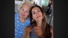 Η Σταματίνα Τσιμτσιλή ποζάρει με τη μητέρα της στο Instagram