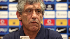 «Έλουσαν» με πεντοχίλιαρα τον Φερνάντο Σάντος σε ελληνική ταβέρνα της Βαρσοβίας - Δείτε φωτογραφία 