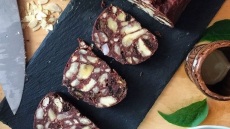 Σοκολατένιος vegan κορμός με κάστανα χωρίς ζάχαρη