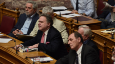 Βουλή: Ο «Ντομπροβόσκις», οι «Αριστερές» του Κατρούγκαλου και οι... Joy Division