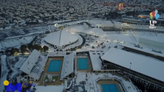 Βίντεο: Η «λευκή» Αθήνα προσφέρει μαγικές εικόνες από ψηλά μέσω drone 