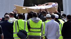 Μακελειό στη Νέα Ζηλανδία: Ξεκίνησαν οι κηδείες των πρώτων δύο θυμάτων