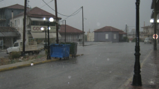 Καιρός: Βρέχει τώρα σε Σπέτσες, Σκιάθο, Νεμέα και Σπάρτη 