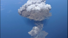 Βίντεο: Η στιγμή της έκρηξης στο ηφαίστειο Στρόμπολι