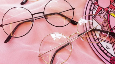 Ιαπωνία: Γυναίκες δίνουν «μάχη» για να... φορούν γυαλιά στη δουλειά τους