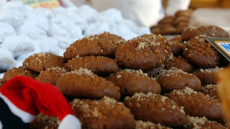 Μελομακάρονα και κουραμπιέδες: Οι τιμές στην αγορά 