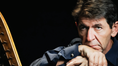 Γεράσιμος Σκιαδαρέσης: «Ναι, μένουμε σπίτι αλλά δεν ξεχνάμε τα αδέσποτα»