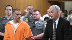 Υπόθεση Ντούλος: Τι αποκαλύπτει η αδερφή του για τη ζωή του επιχειρηματία, την εξαφάνιση της συζύγου του και τα παιδιά 