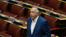 Σκουρολιάκος για κάψιμο βιβλίων στη Χαλκίδα: «Ο φασισμός, με διάφορες μορφές, κυκλοφορεί ανάμεσά μας»