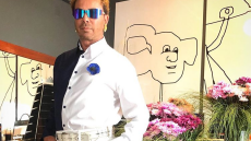 Λάκης Γαβαλάς: Είμαι ένα άτομο θεατρικό στη ζωή μου