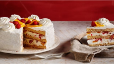 Τούρτα με ΓΙΩΤΗΣ Crème και φρούτα του δάσους