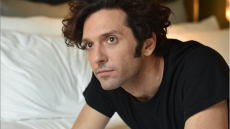 Δημήτρης Μοθωναίος: «Έχω συγχωρήσει τους κακοποιητές μου αλλά δεν έχω ξεχάσει»